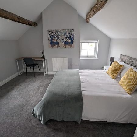 31 High Street - Modern & Stylish 2-Bed Apartment - Inc Parking Husbands Bosworth Buitenkant foto