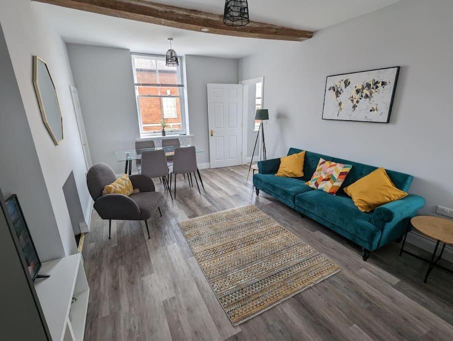 31 High Street - Modern & Stylish 2-Bed Apartment - Inc Parking Husbands Bosworth Buitenkant foto