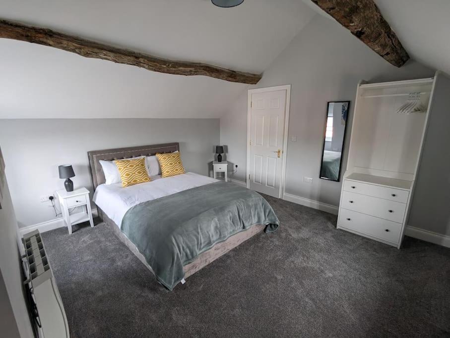31 High Street - Modern & Stylish 2-Bed Apartment - Inc Parking Husbands Bosworth Buitenkant foto