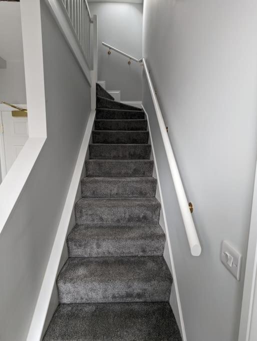 31 High Street - Modern & Stylish 2-Bed Apartment - Inc Parking Husbands Bosworth Buitenkant foto