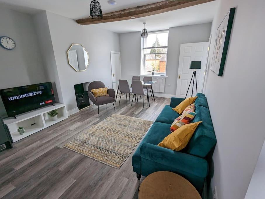 31 High Street - Modern & Stylish 2-Bed Apartment - Inc Parking Husbands Bosworth Buitenkant foto