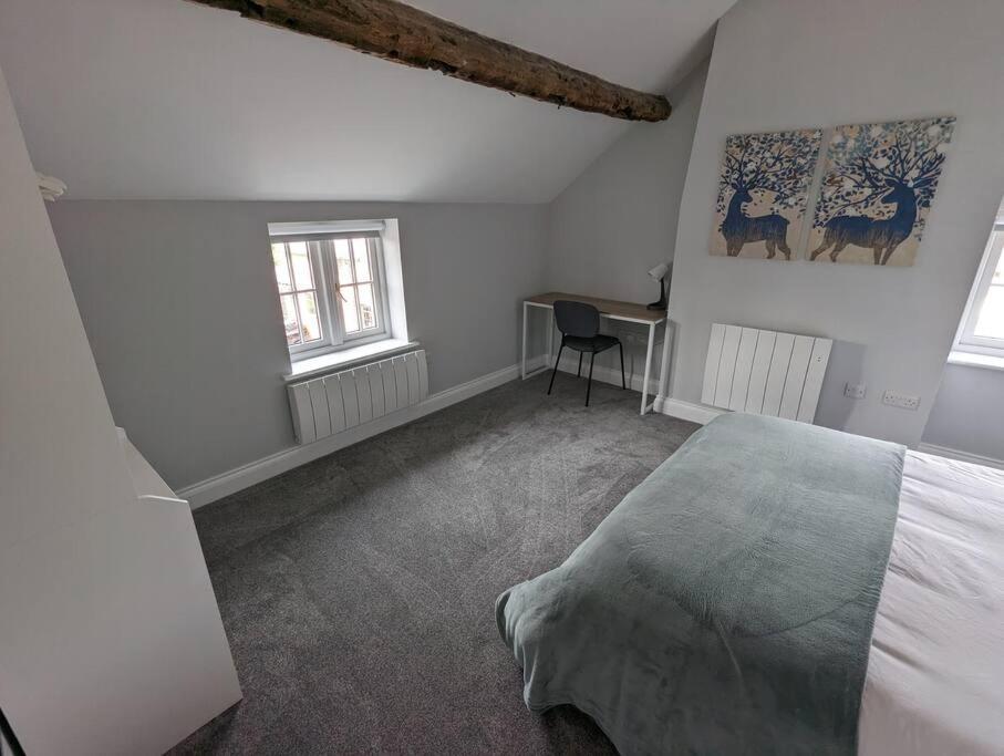 31 High Street - Modern & Stylish 2-Bed Apartment - Inc Parking Husbands Bosworth Buitenkant foto