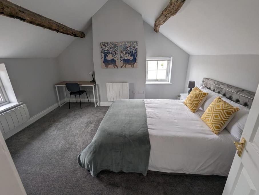 31 High Street - Modern & Stylish 2-Bed Apartment - Inc Parking Husbands Bosworth Buitenkant foto