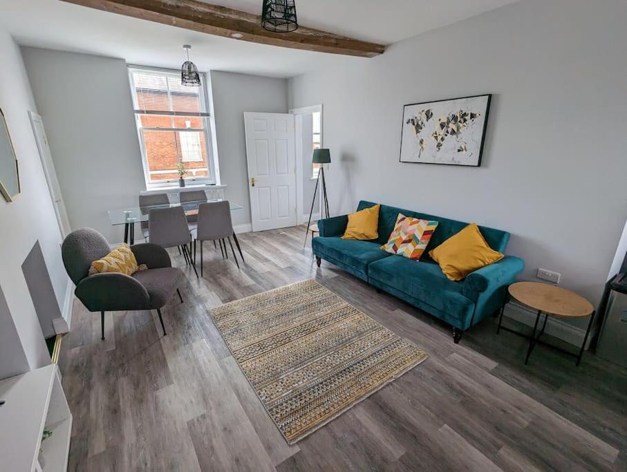 31 High Street - Modern & Stylish 2-Bed Apartment - Inc Parking Husbands Bosworth Buitenkant foto